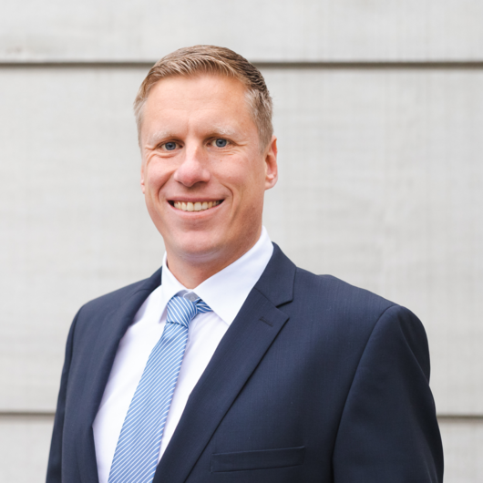 Portrait von Sebastian Kisters Gründer der No Planet B Energy GmbH